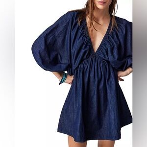 Free People Portia Dress size sm
New w/o tags - Tried on, but never worn.